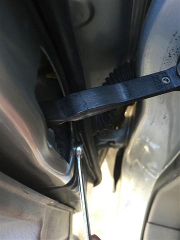 004 - Tighten Screw